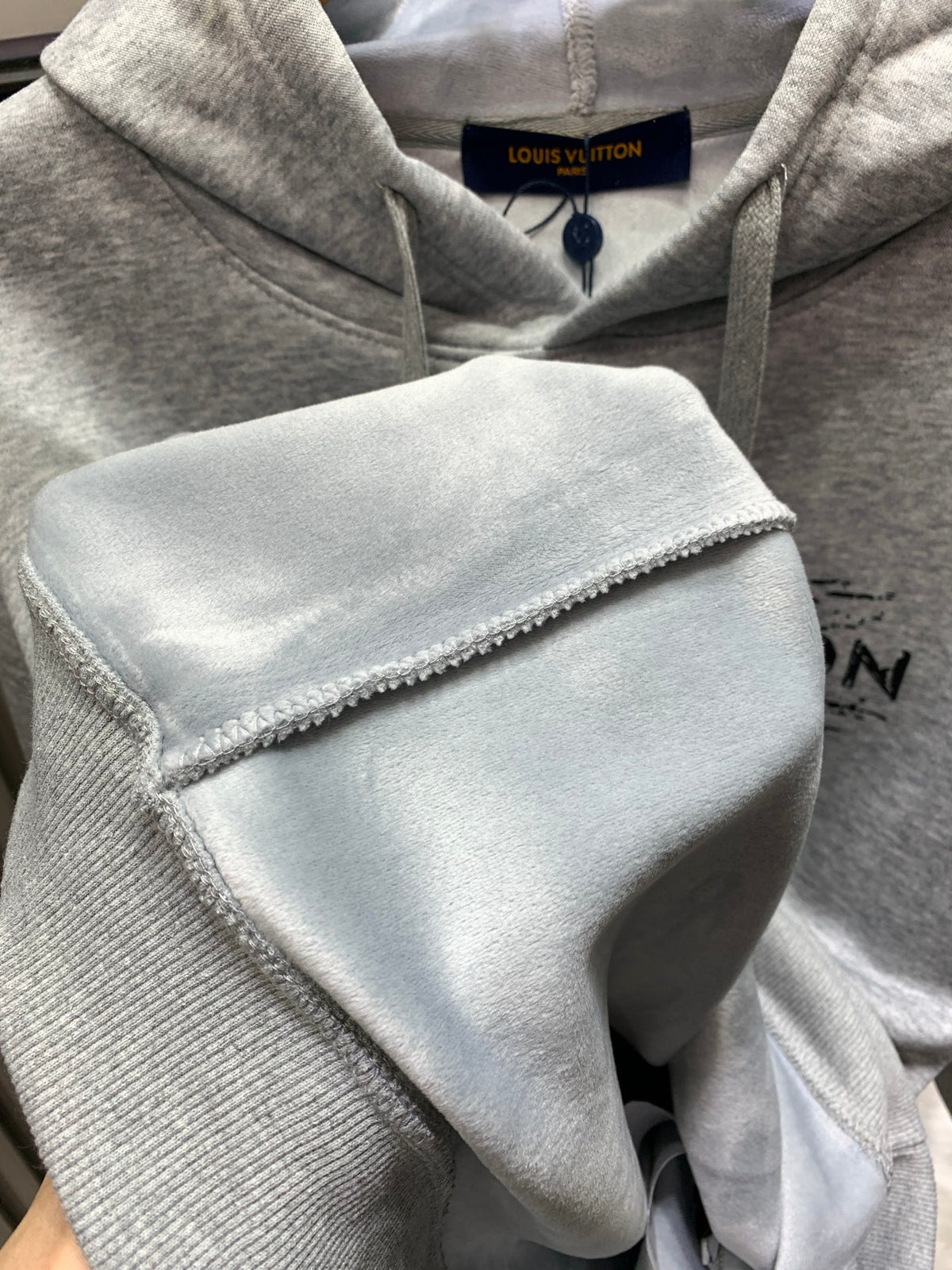 Classic Fit Hoodie-1025