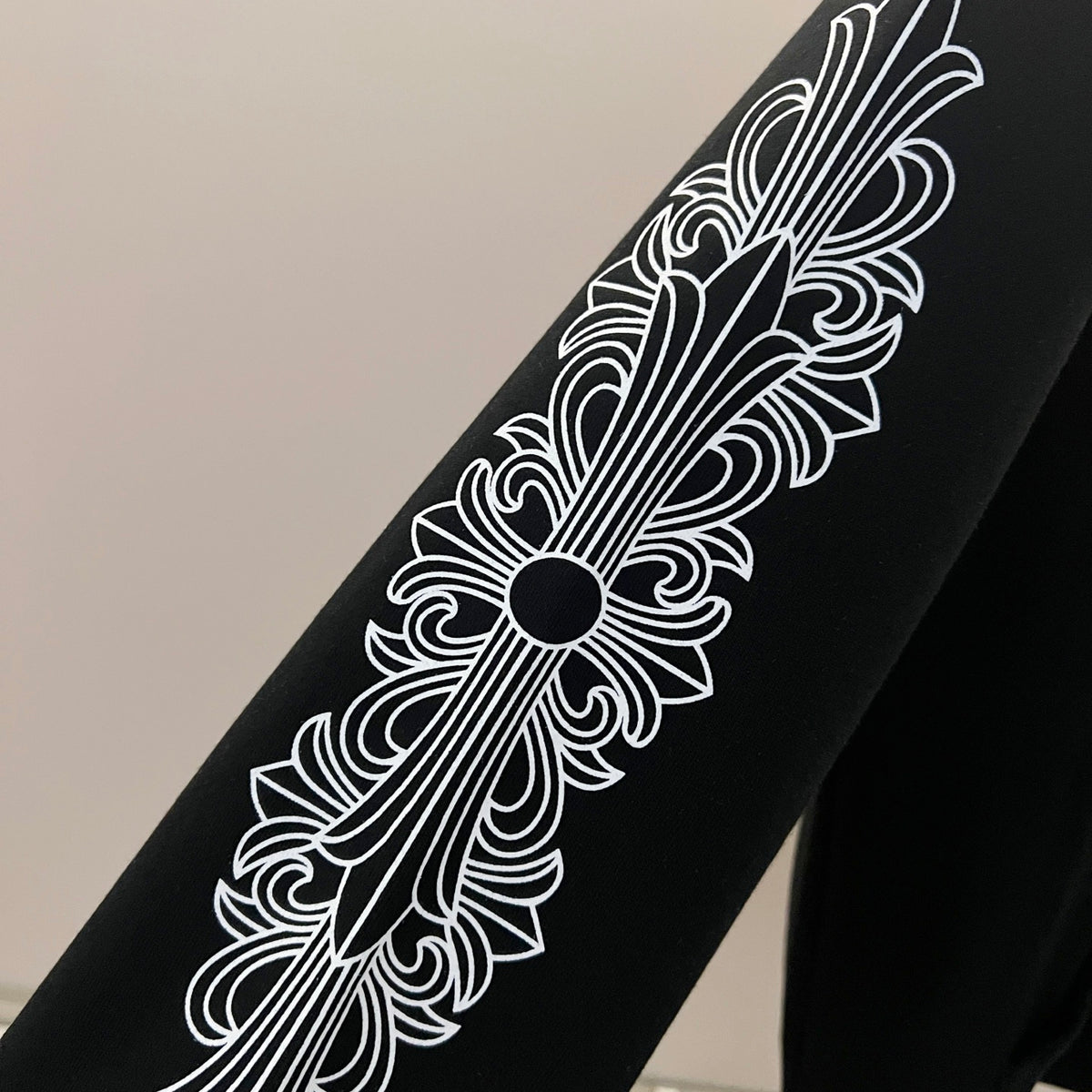 Classic Fit Hoodie-1036