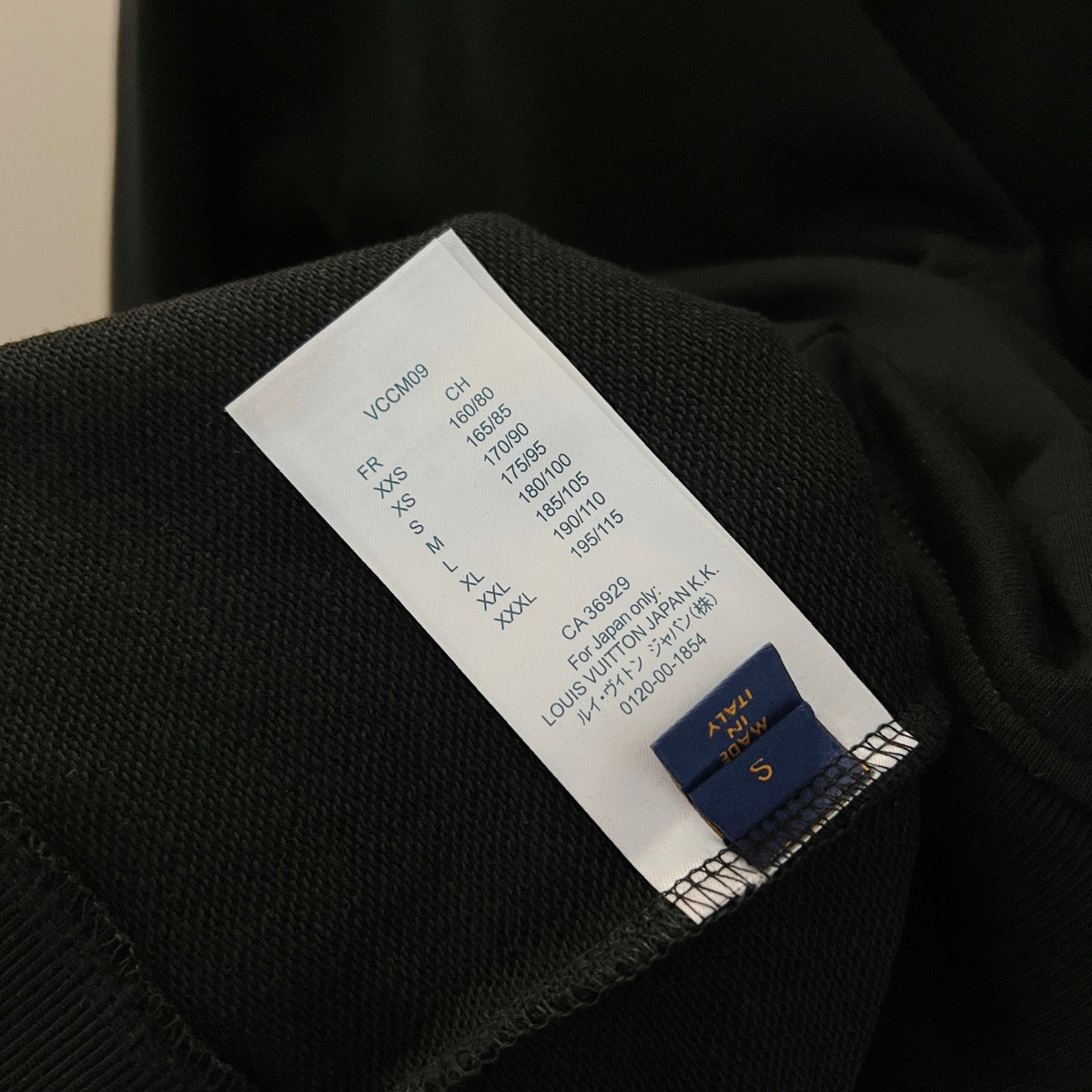 Classic Fit Hoodie-1038