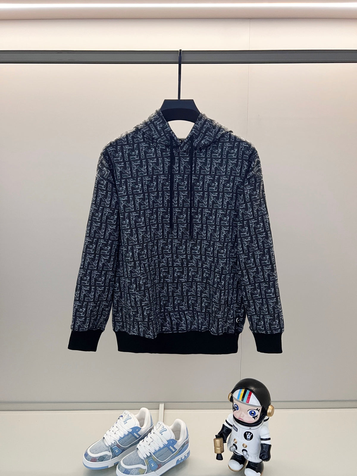 Classic Fit Hoodie-1059