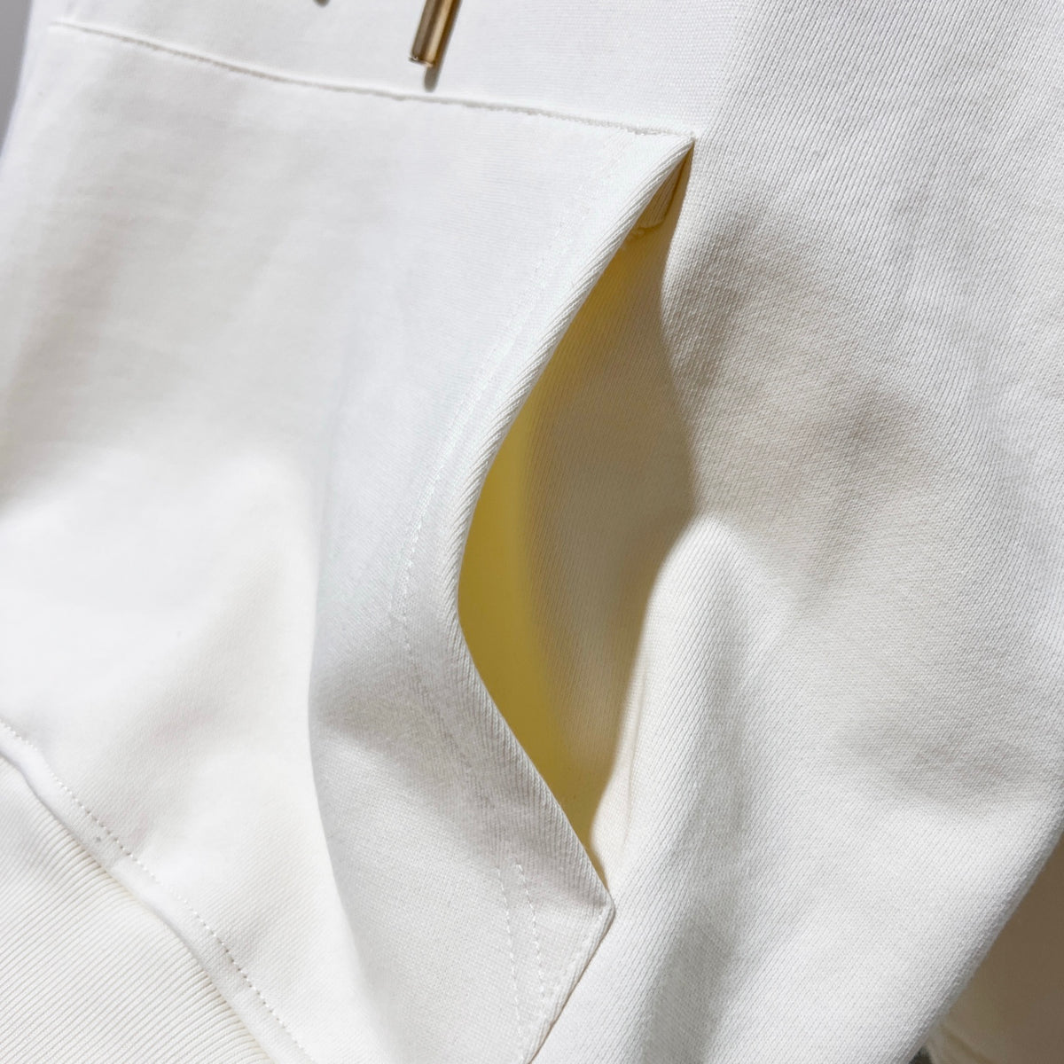 Classic Fit Hoodie-1070