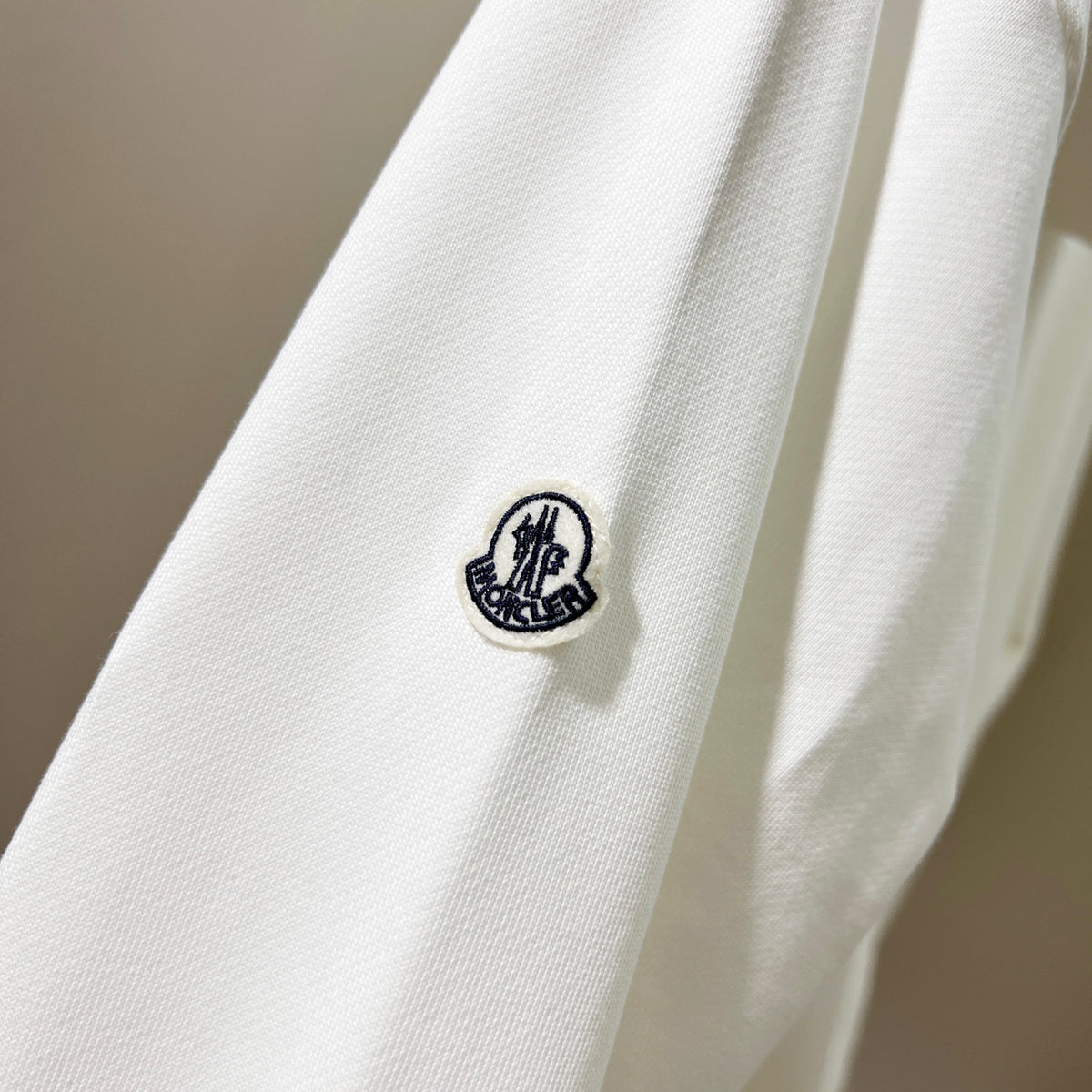 Classic Fit Hoodie-1075