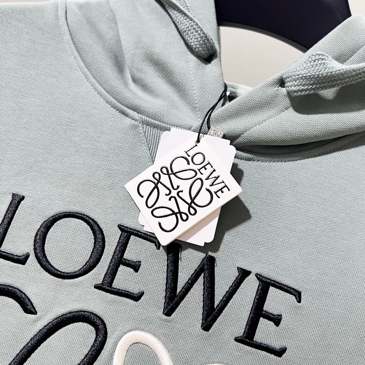 Classic Fit Hoodie-1082