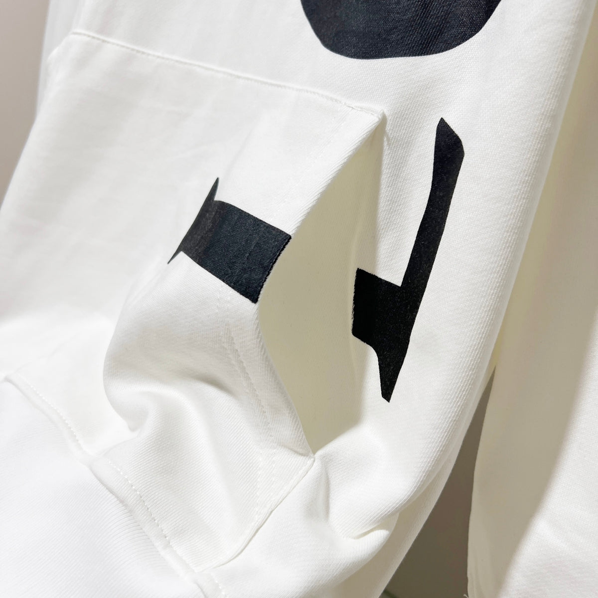 Classic Fit Hoodie-1091