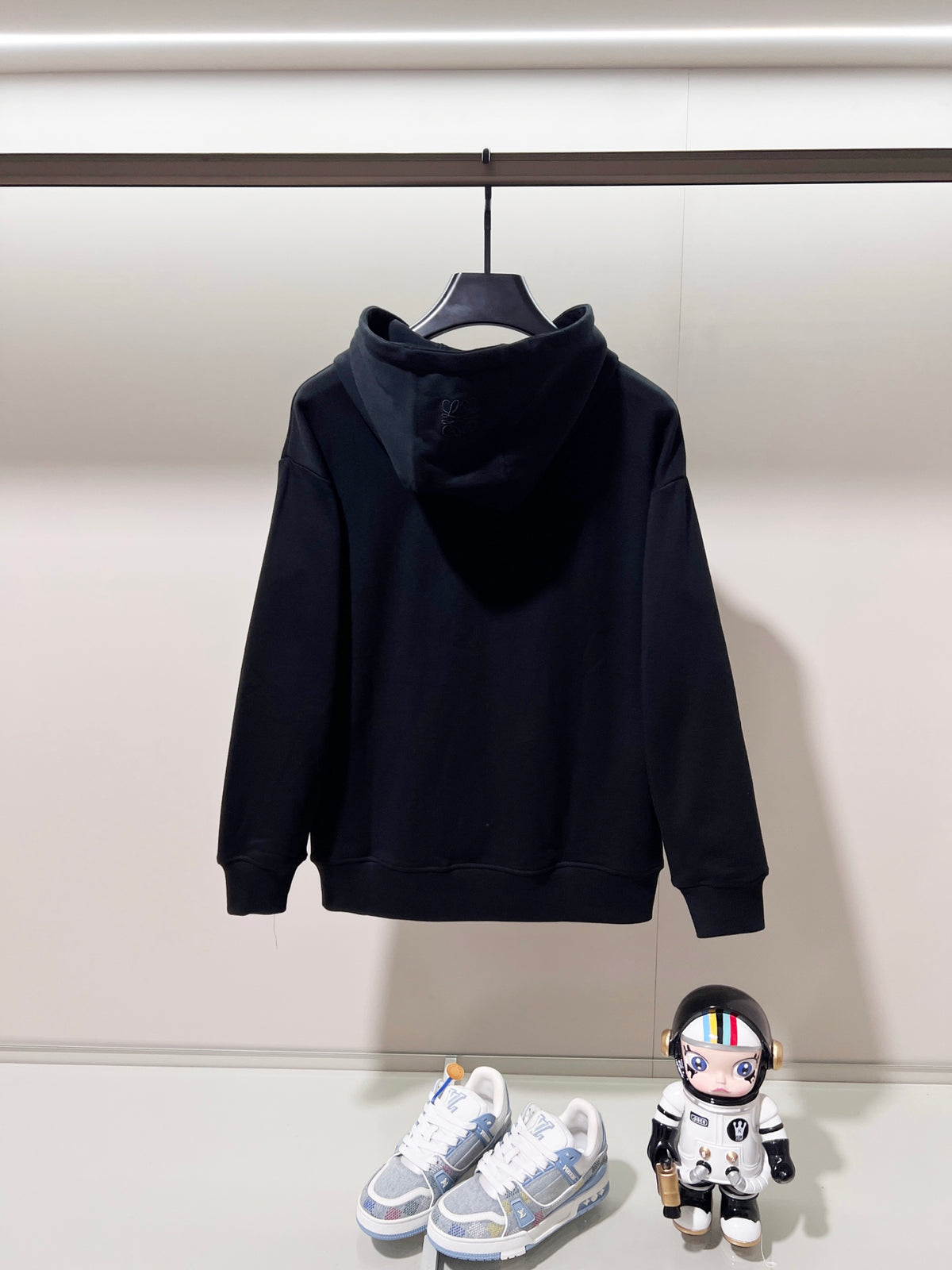 Classic Fit Hoodie-1095