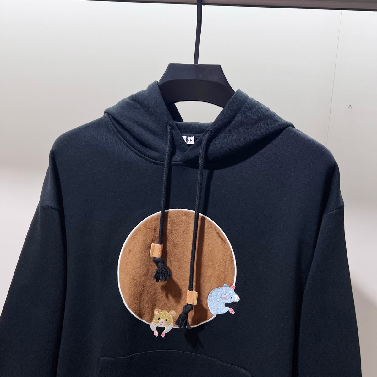 Classic Fit Hoodie-1095