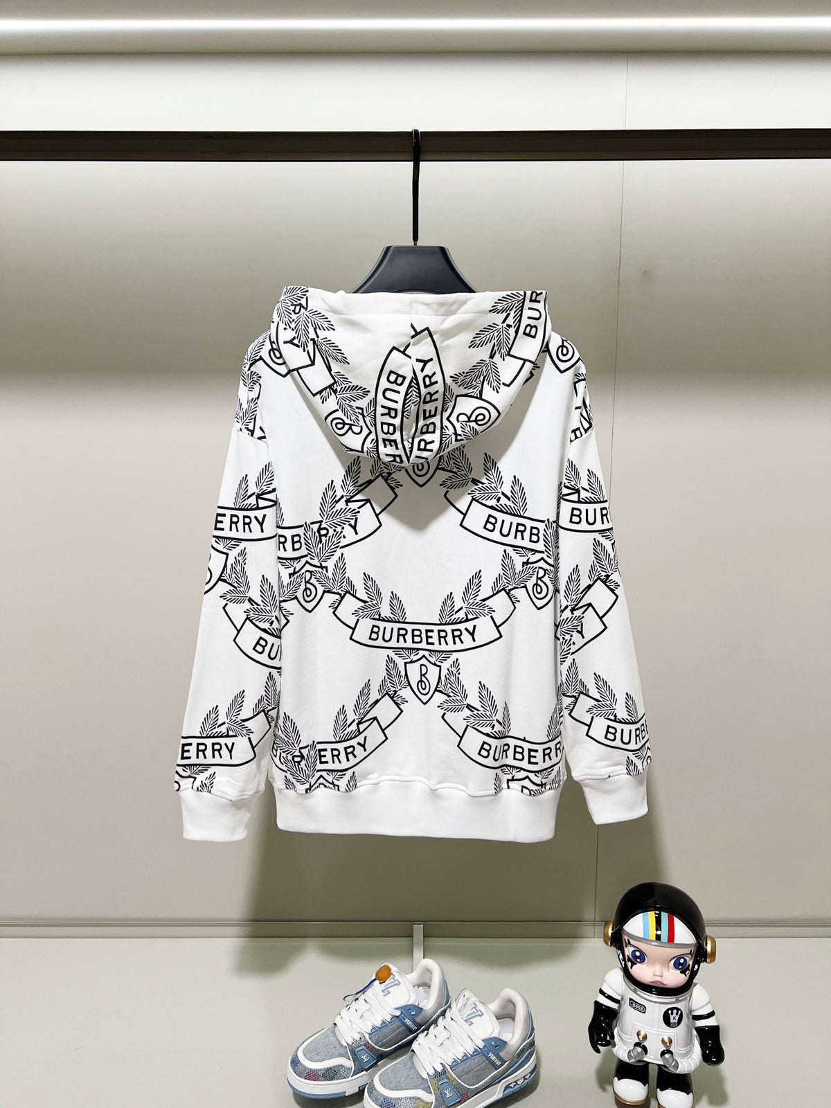 Classic Fit Hoodie-1097